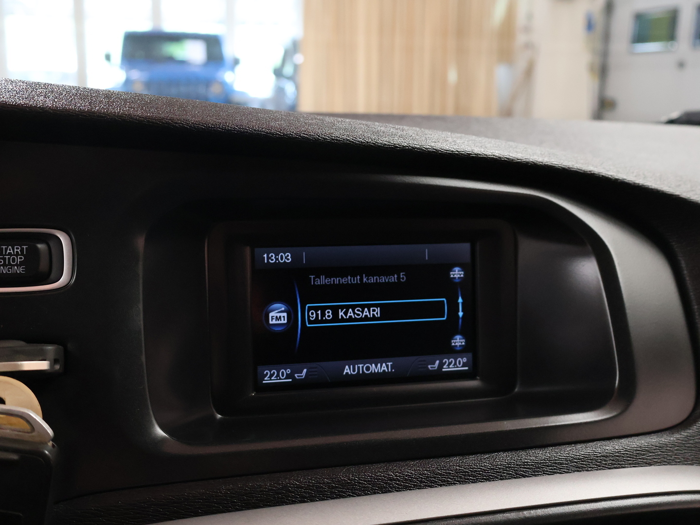 VOLVO V40 2014