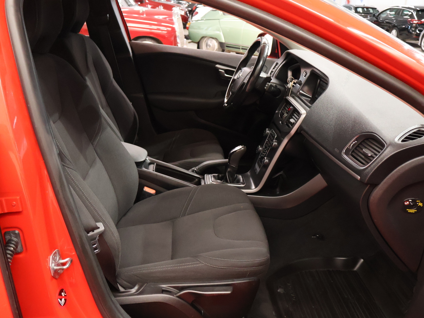 VOLVO V40 2014