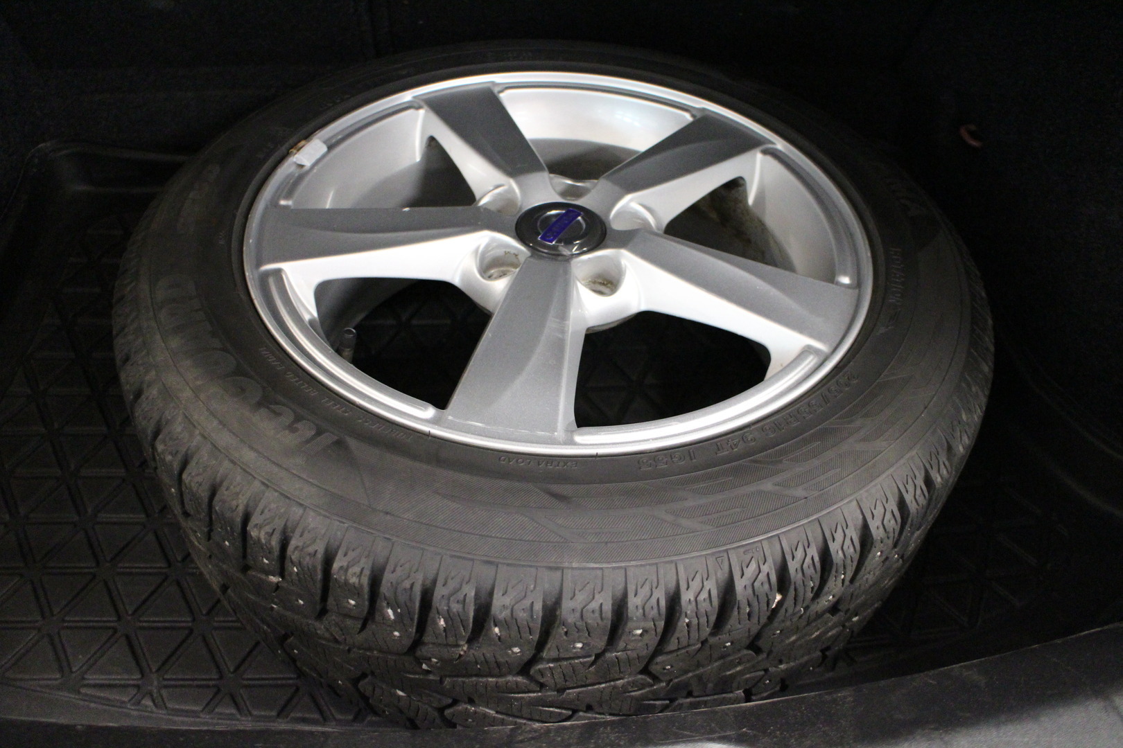 VOLVO V40 2014