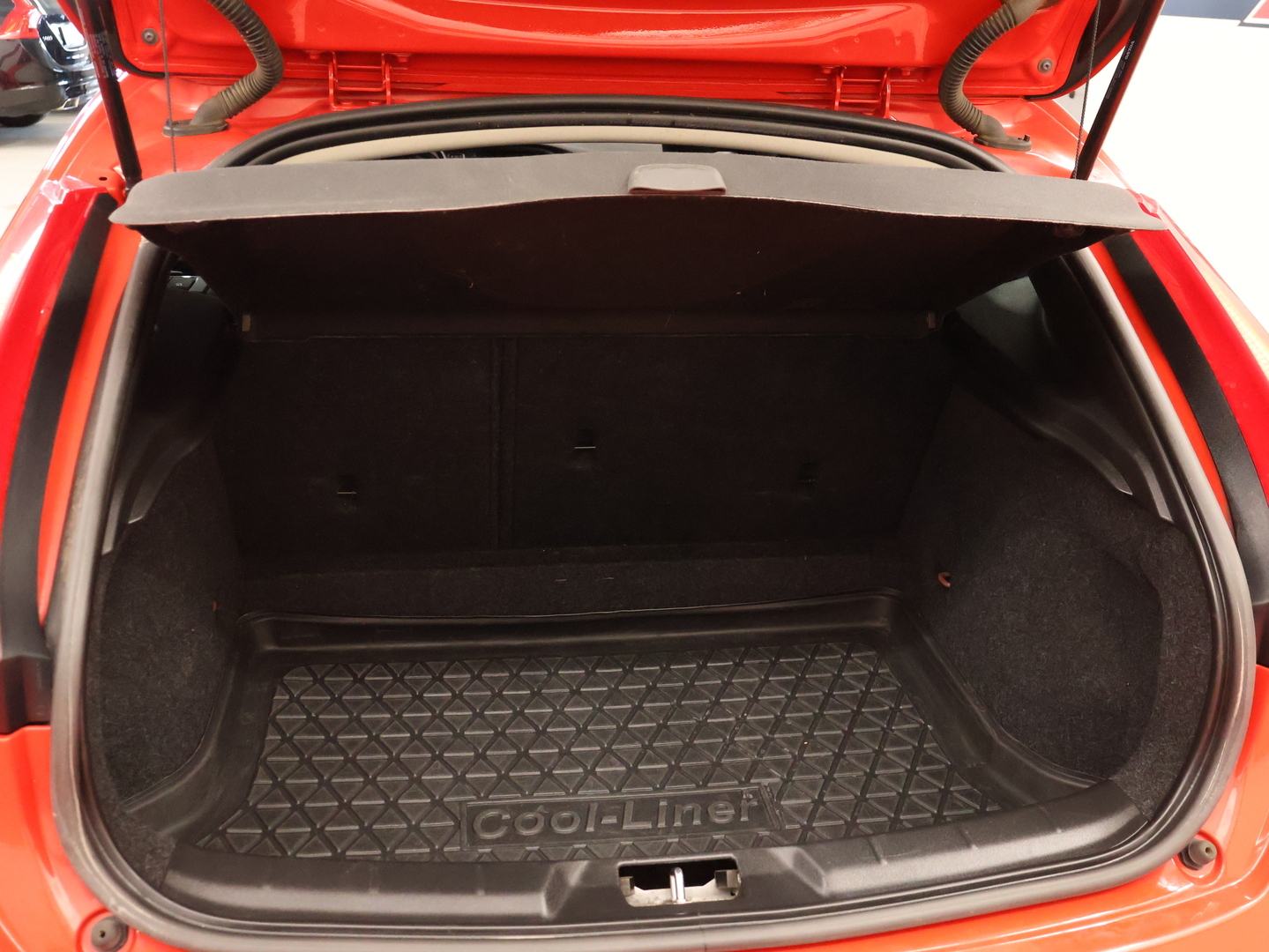 VOLVO V40 2014