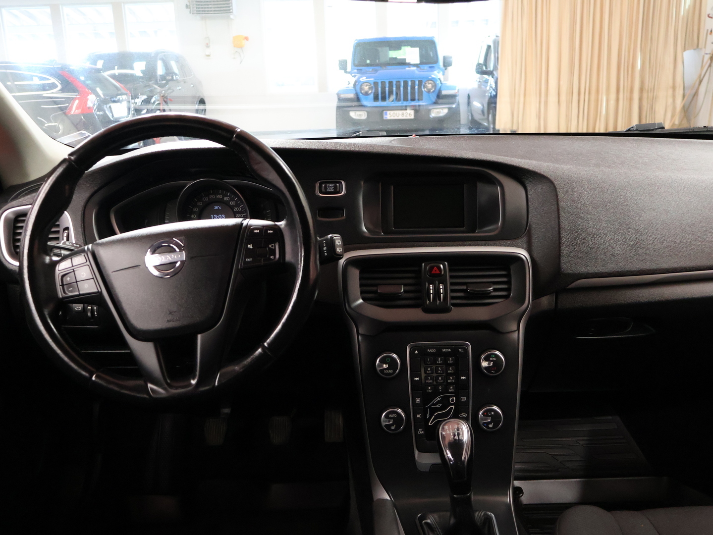 VOLVO V40 2014