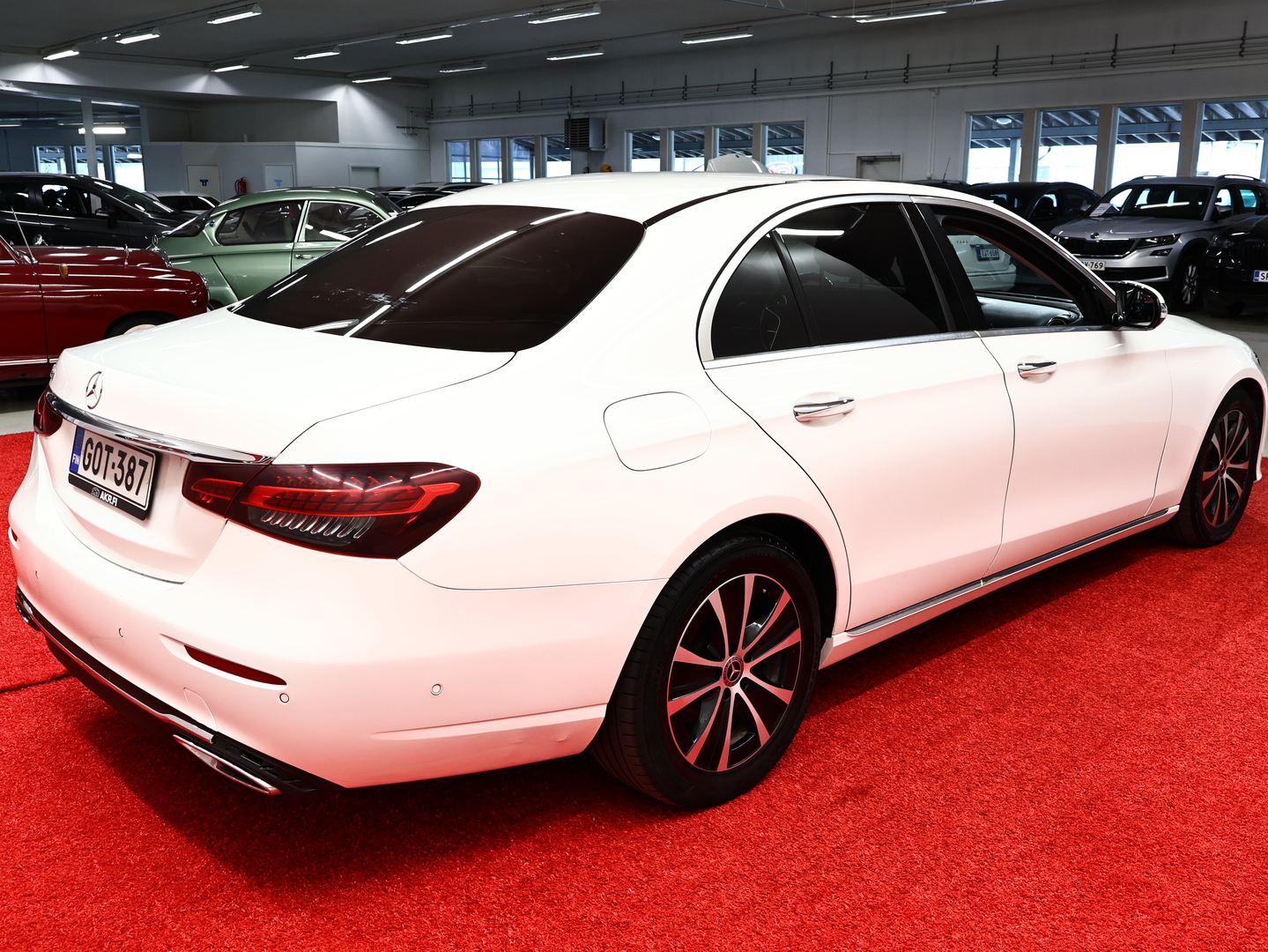 MERCEDES-BENZ E 2021