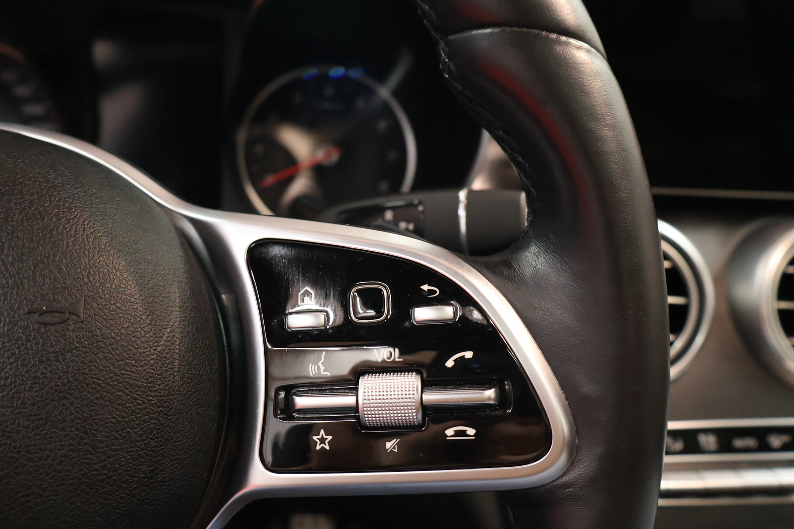 MERCEDES-BENZ C 2020