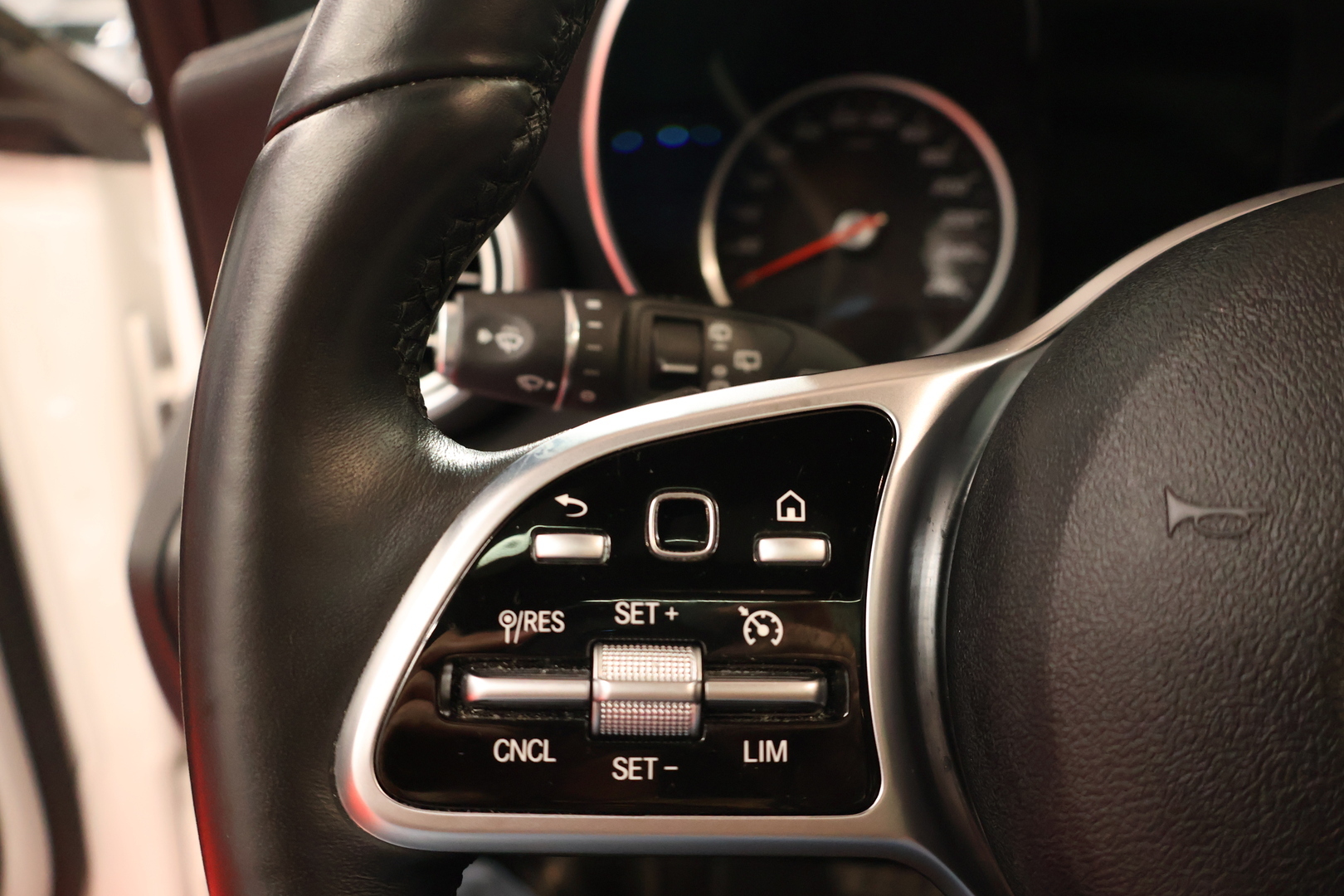 MERCEDES-BENZ C 2020