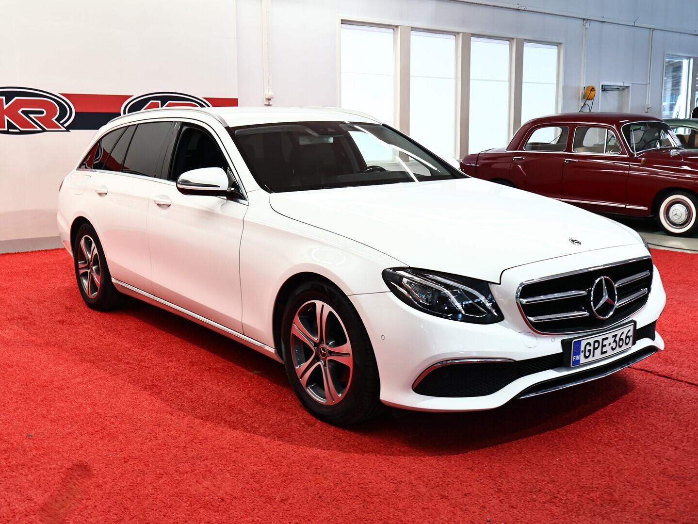 MERCEDES-BENZ E 2019