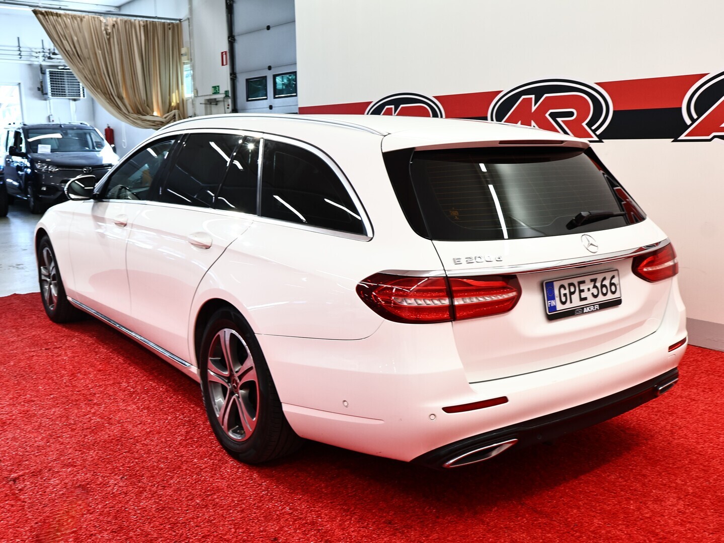 MERCEDES-BENZ E 2019