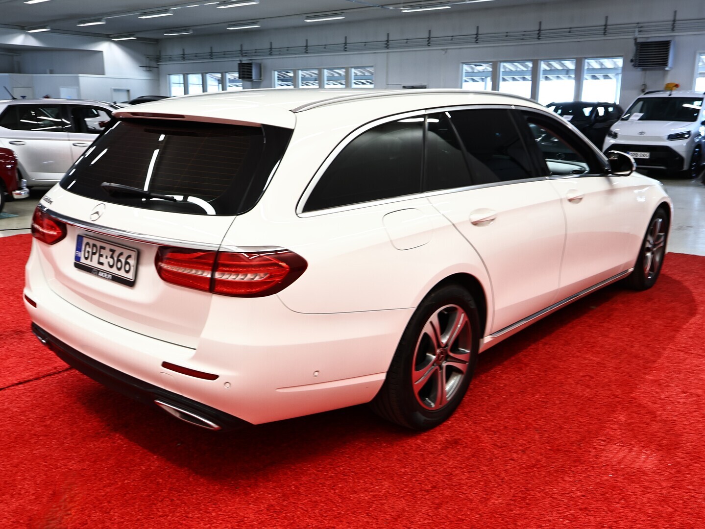 MERCEDES-BENZ E 2019