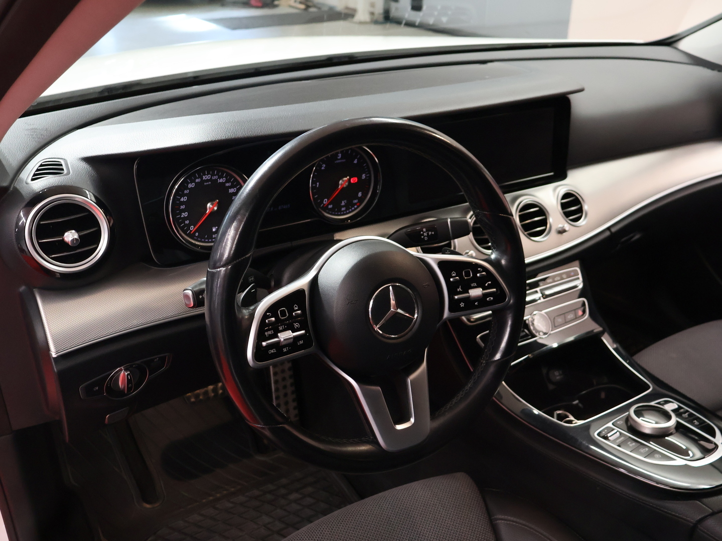 MERCEDES-BENZ E 2019