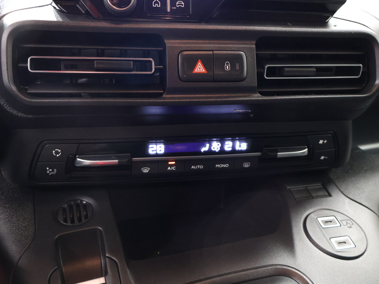 TOYOTA PROACE CITY VERSO 13