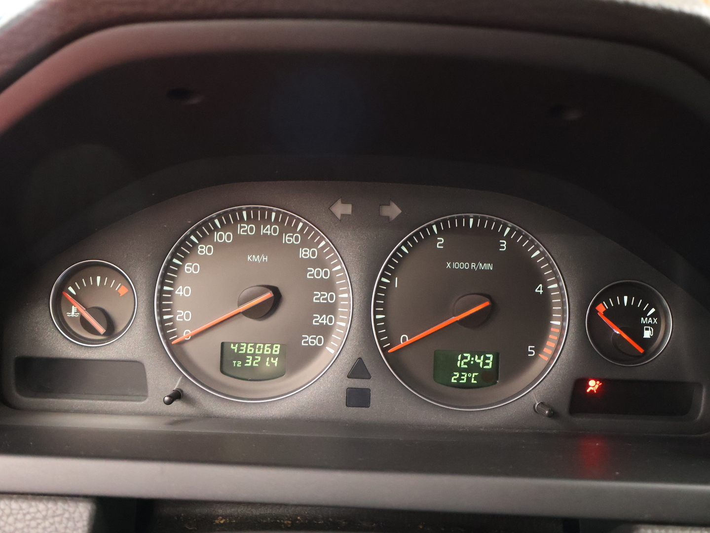 VOLVO XC90 10