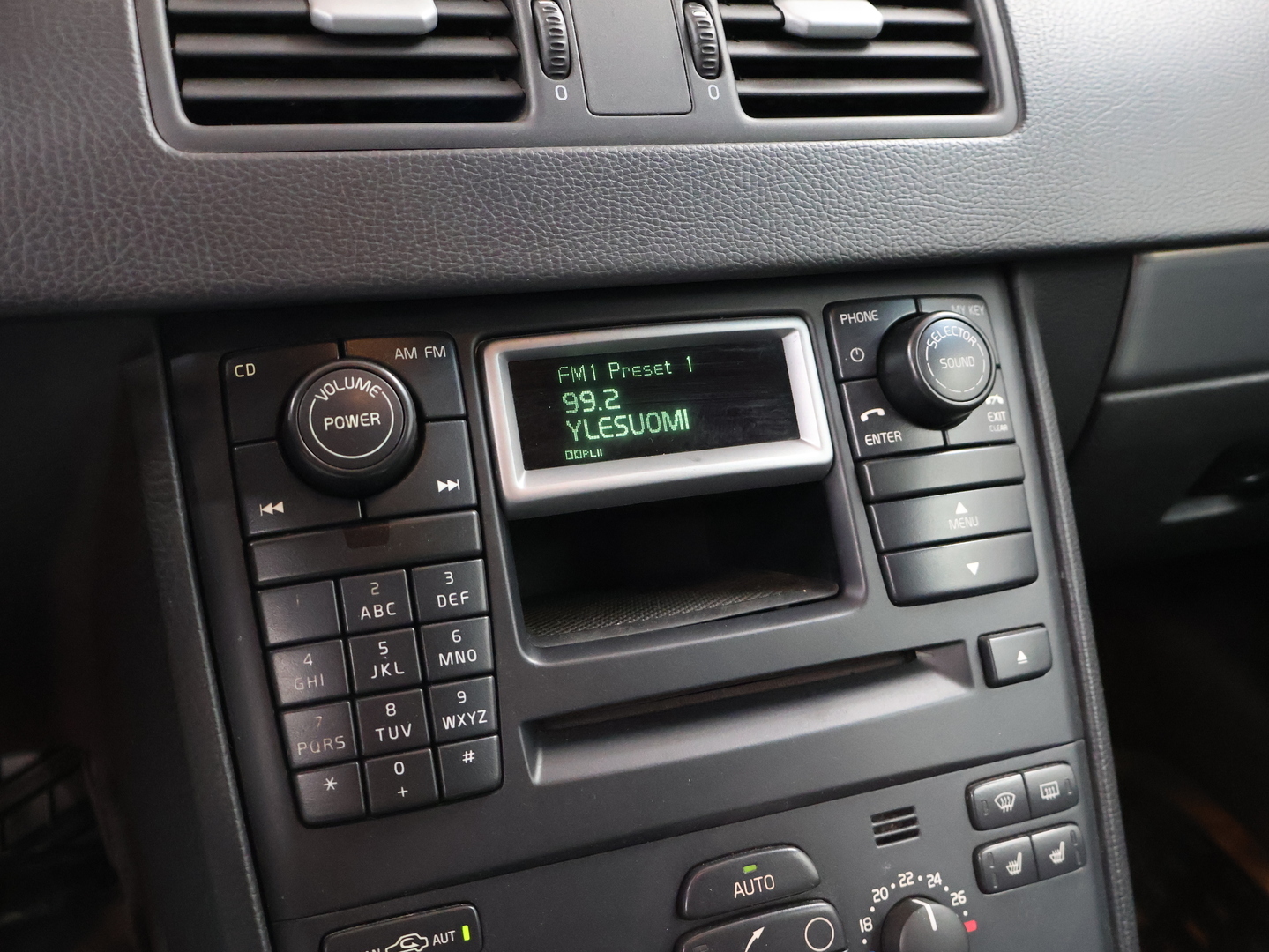 VOLVO XC90 11