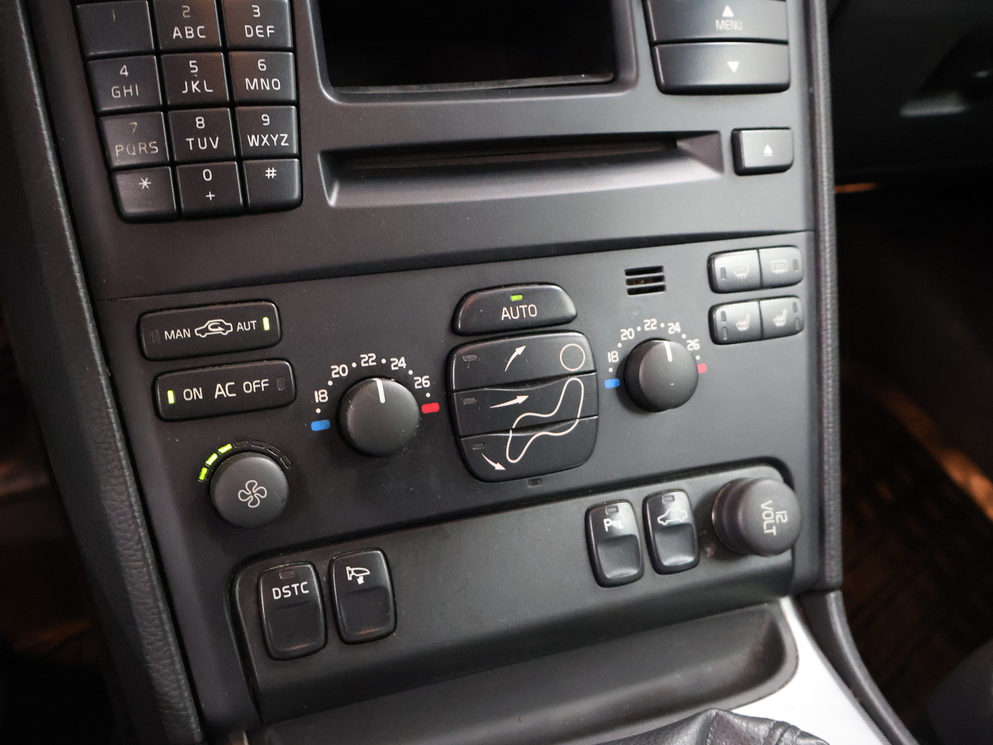 VOLVO XC90 12