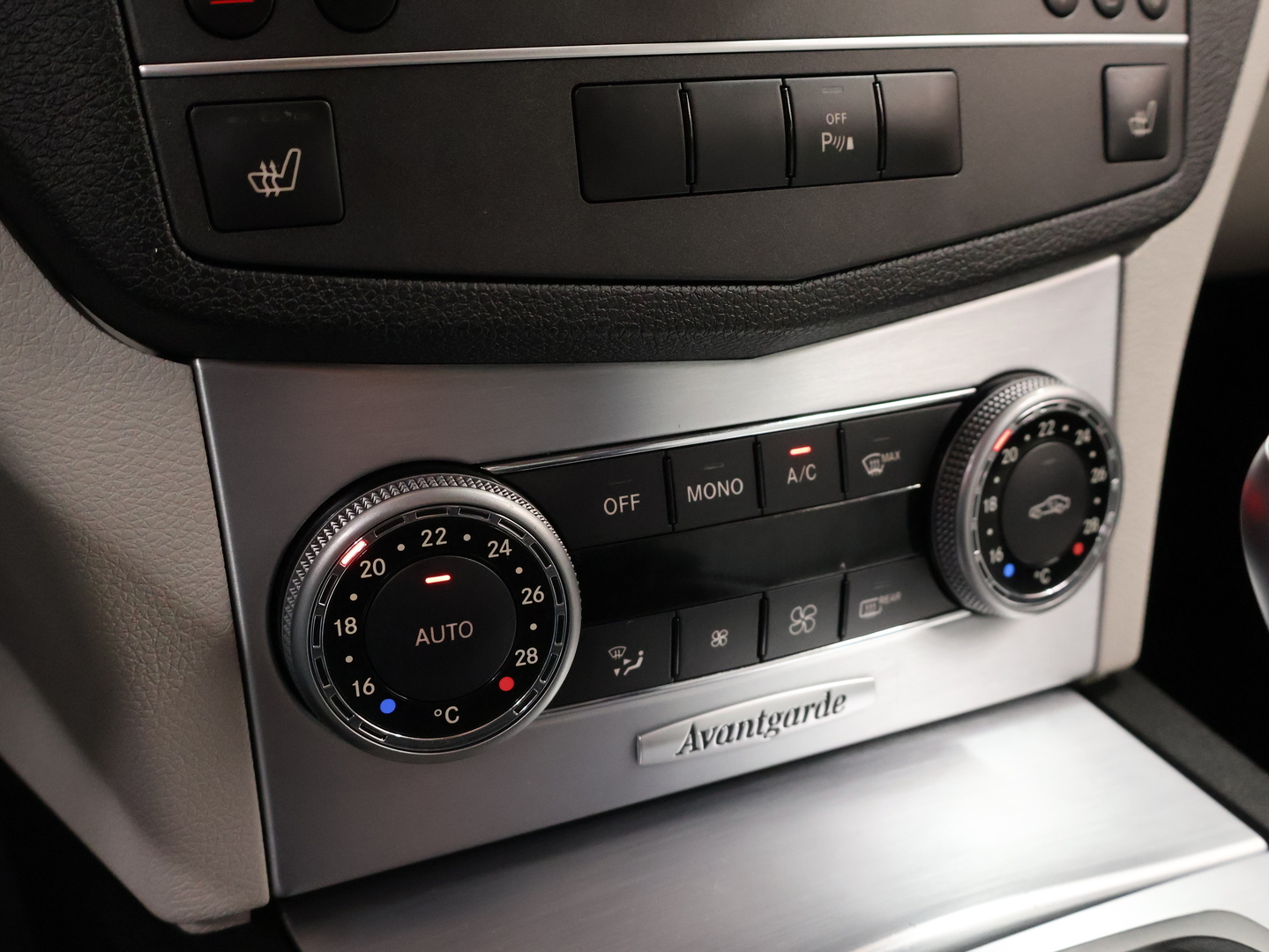 MERCEDES-BENZ C 2010