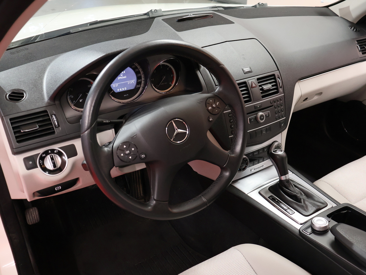 MERCEDES-BENZ C 2010