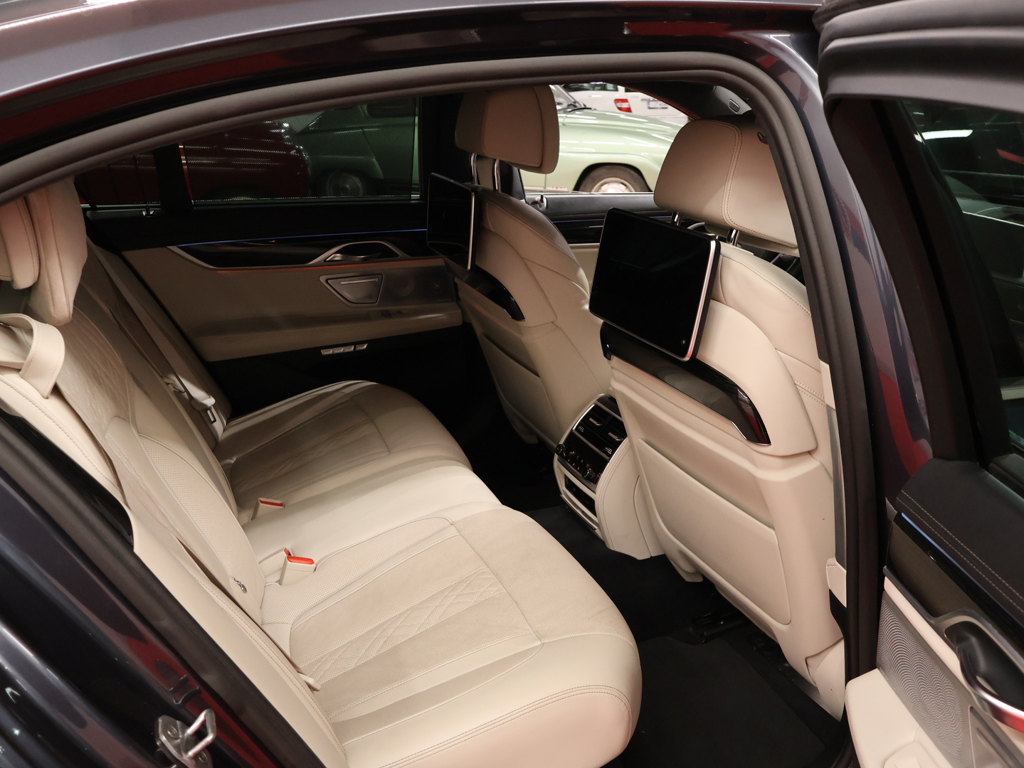 BMW 730 2016