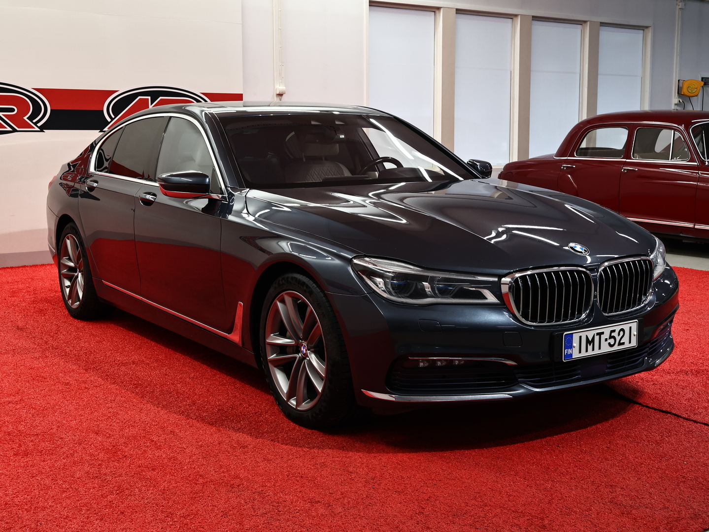 BMW 730 2016
