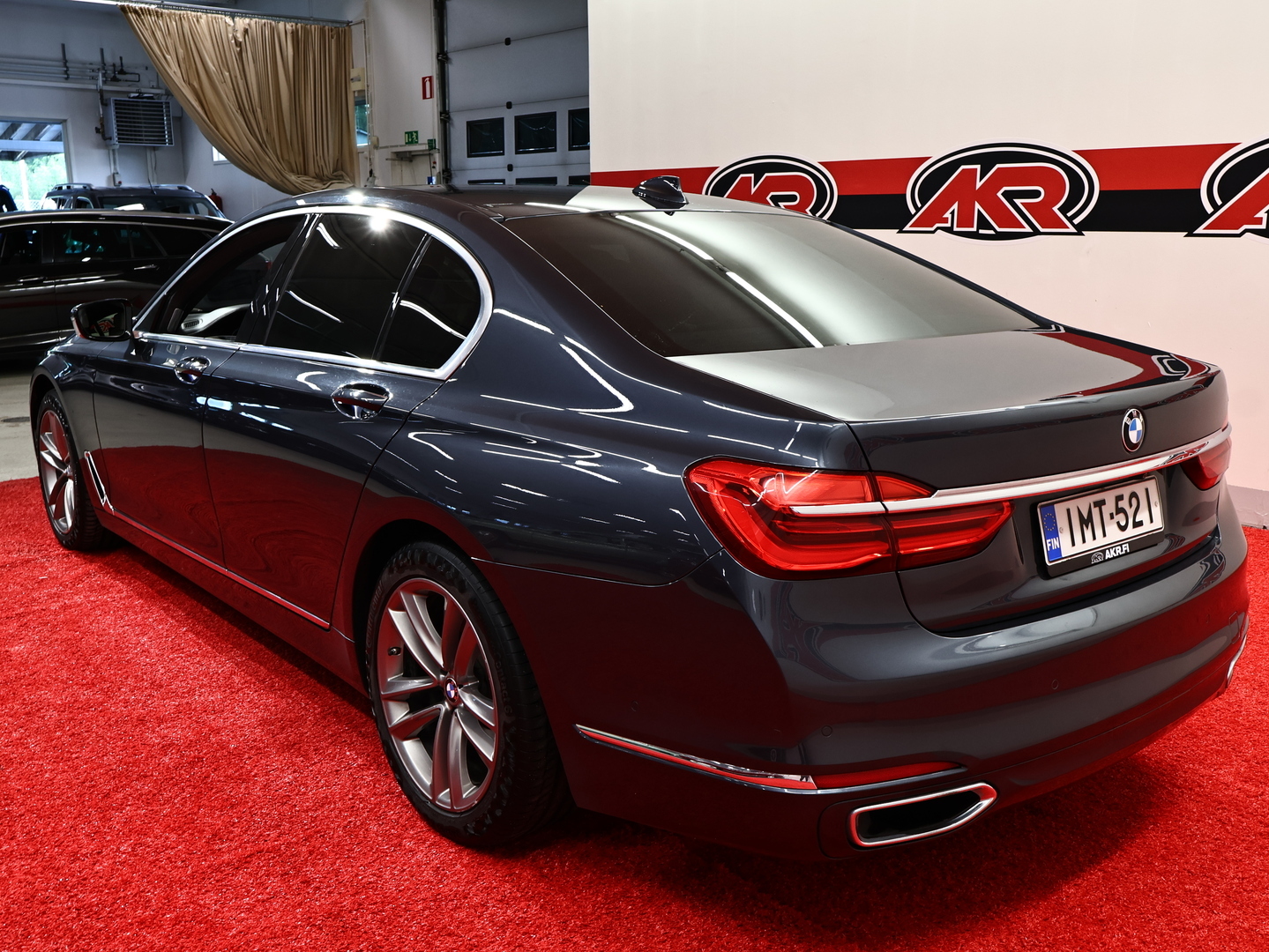 BMW 730 2016