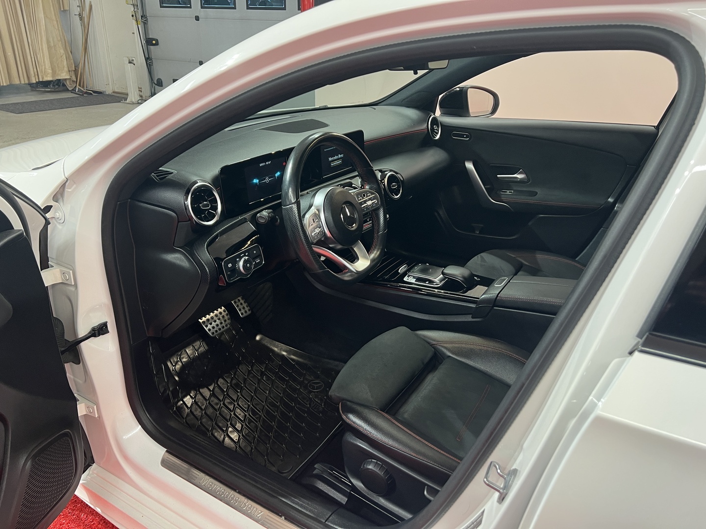 MERCEDES-BENZ A 2018