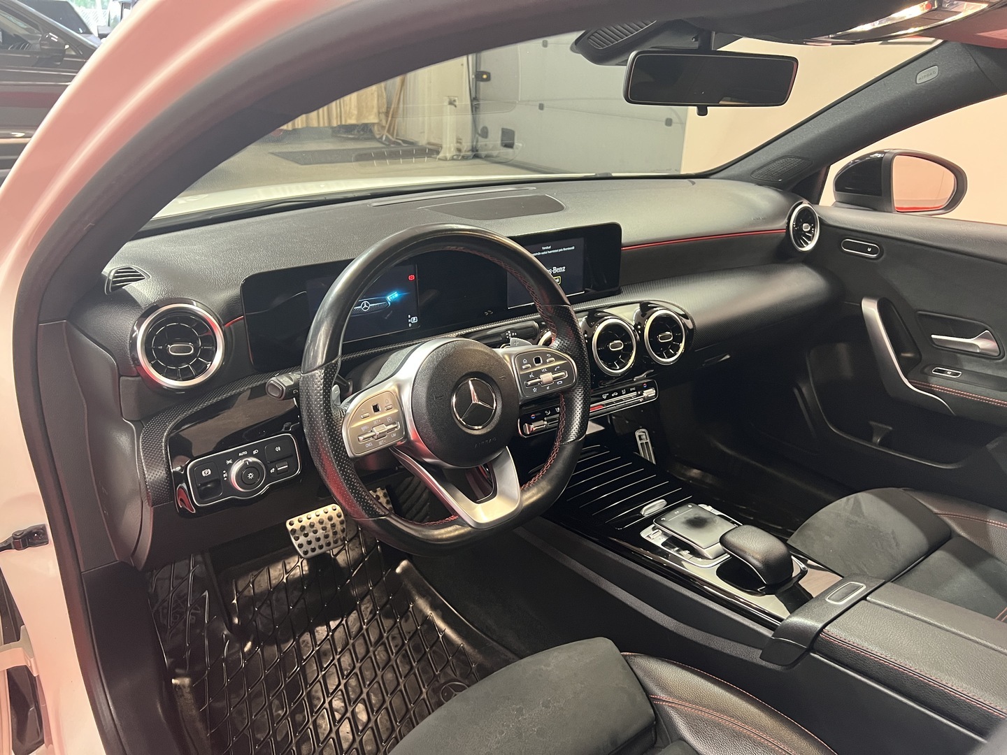 MERCEDES-BENZ A 2018