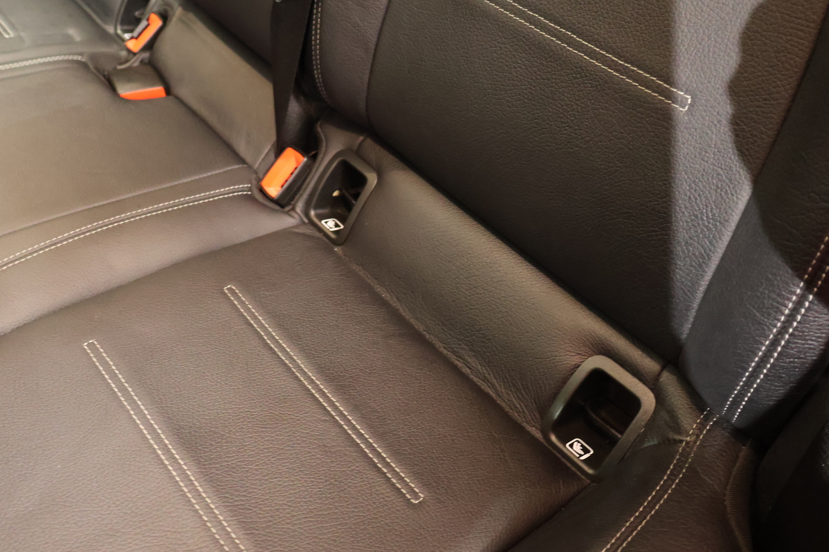 MERCEDES-BENZ A 2020