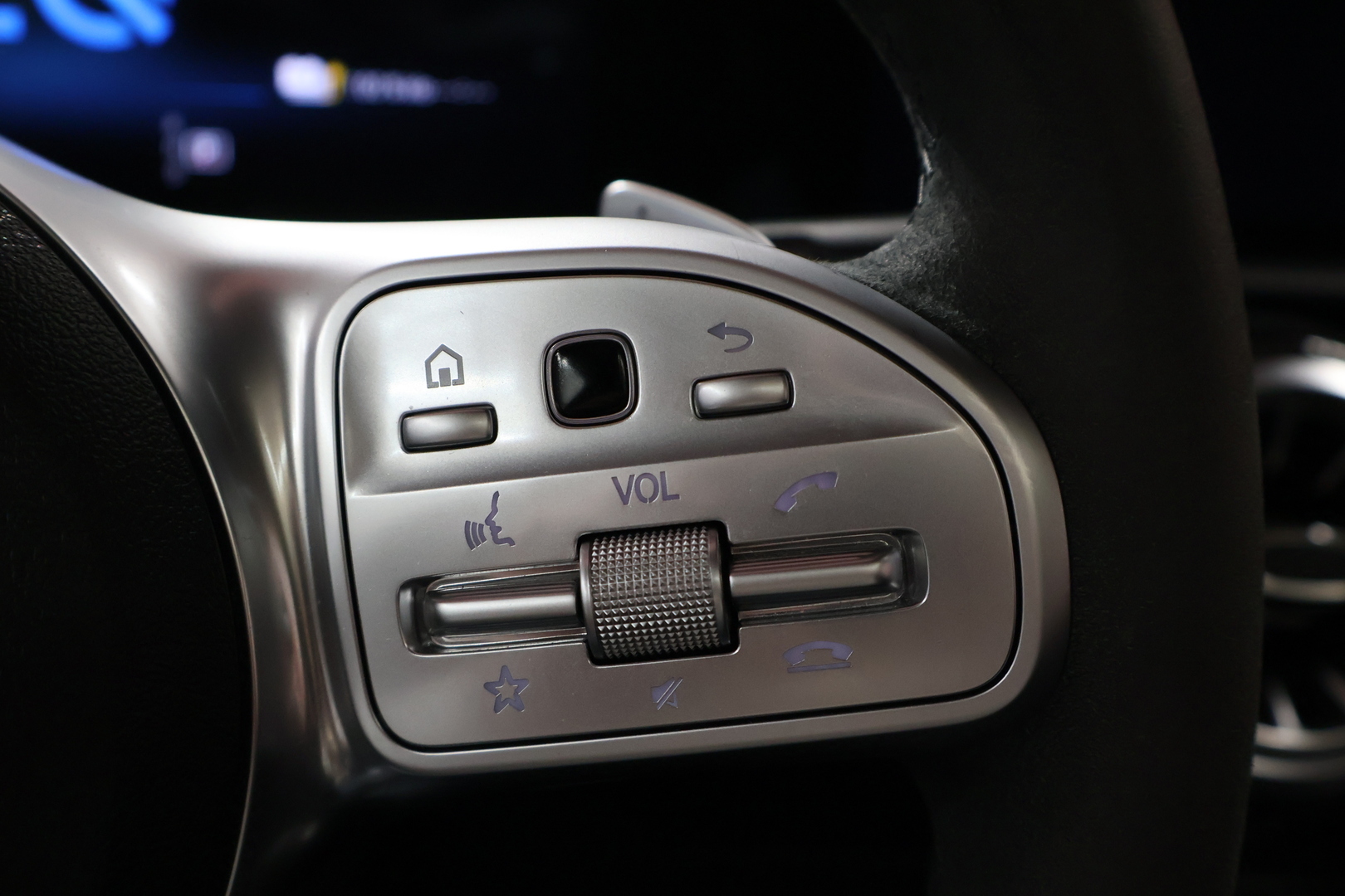 MERCEDES-BENZ A 2020