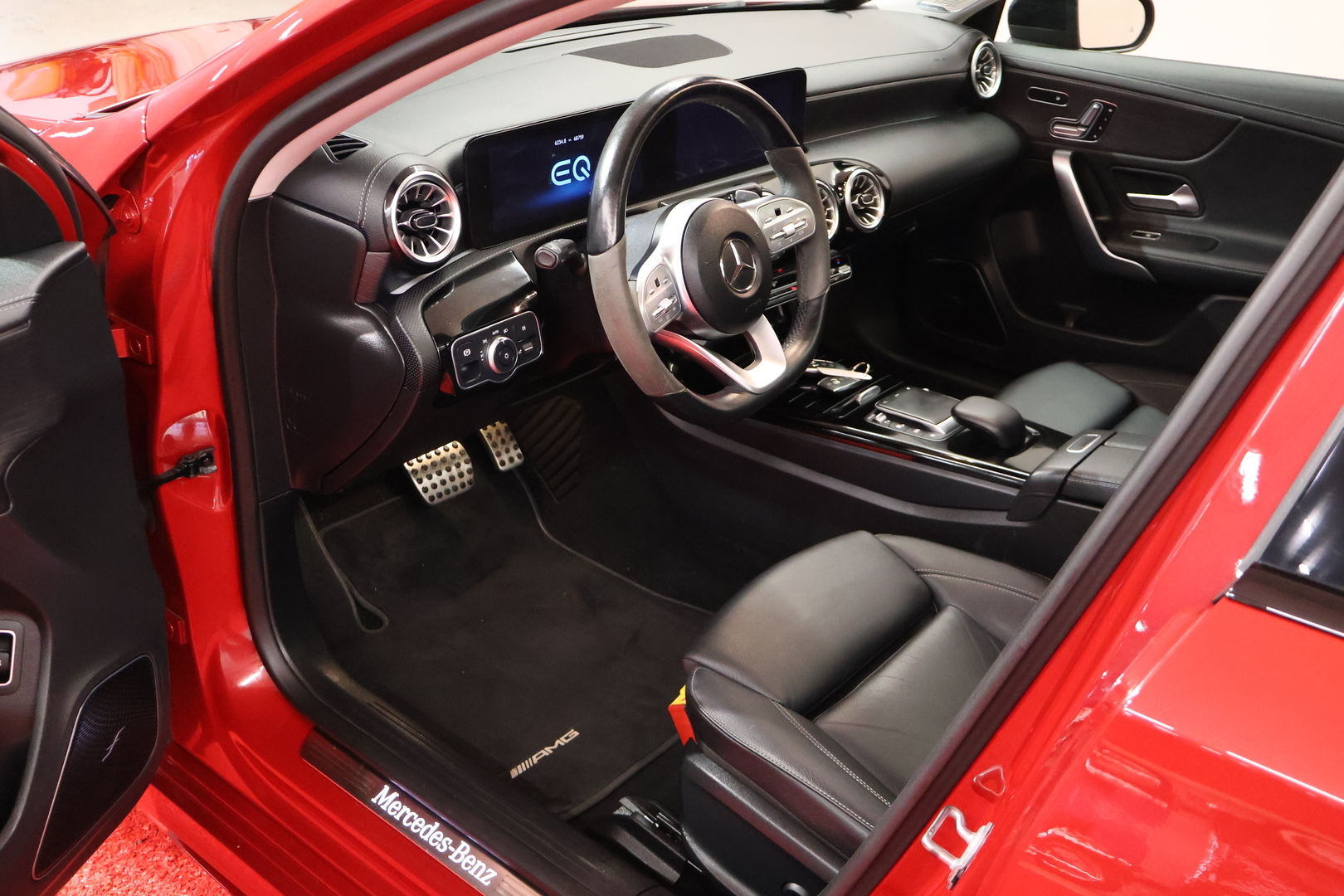 MERCEDES-BENZ A 2020