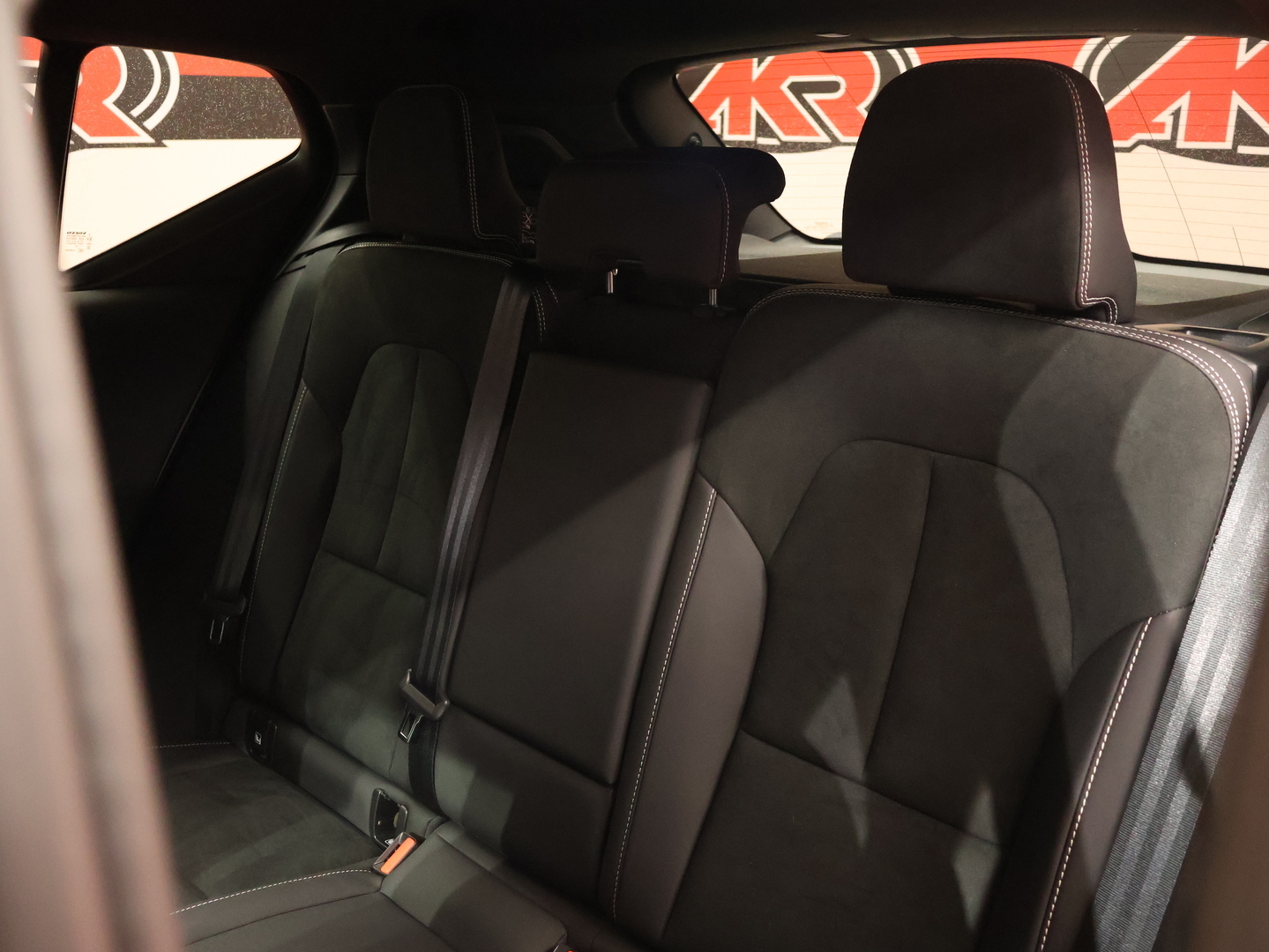 VOLVO EX40 2024