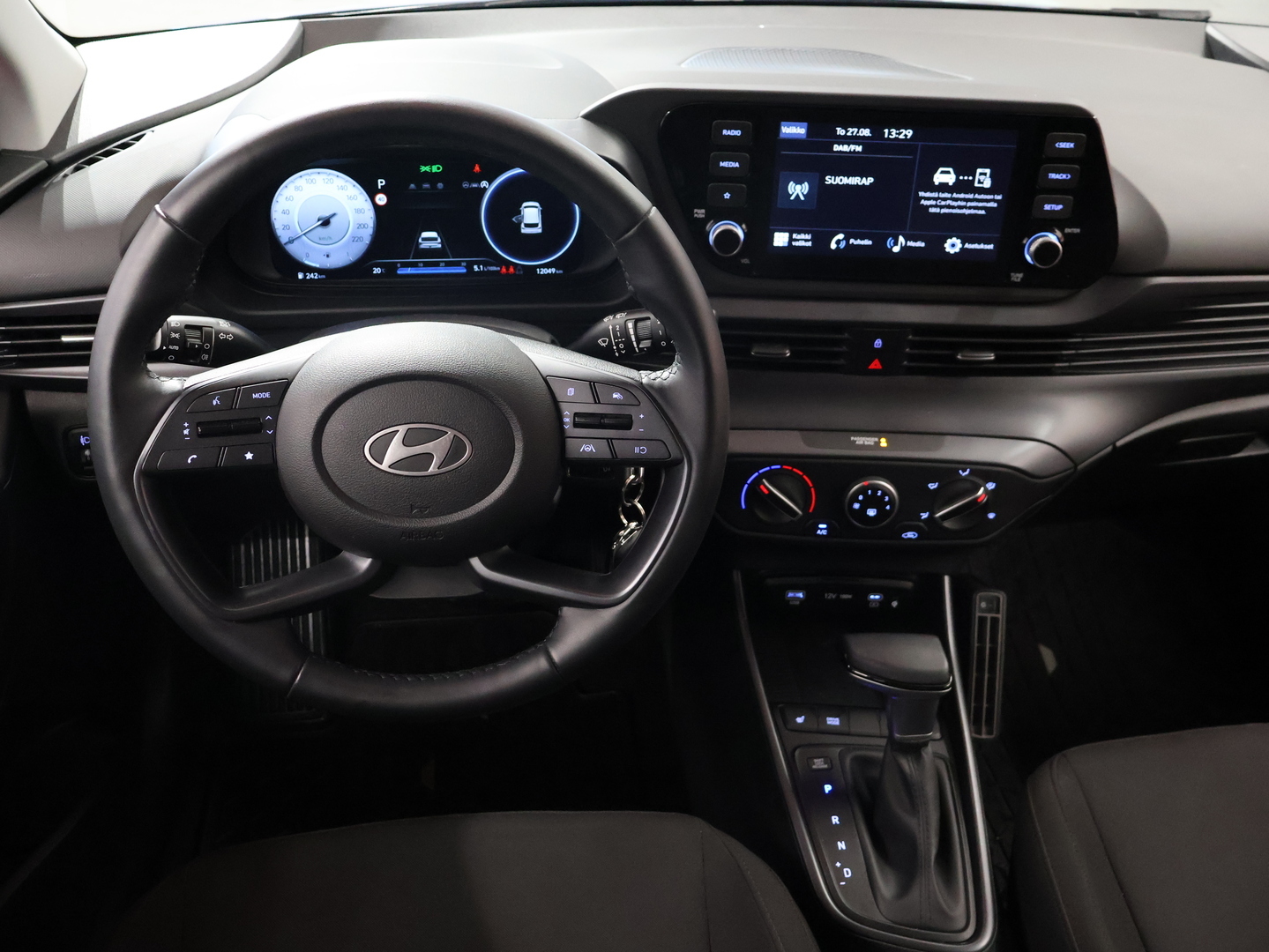 HYUNDAI i20 Hatchback 8