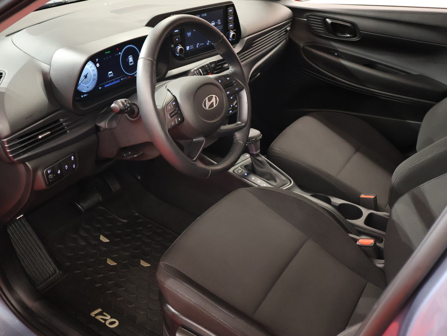HYUNDAI i20 Hatchback 9
