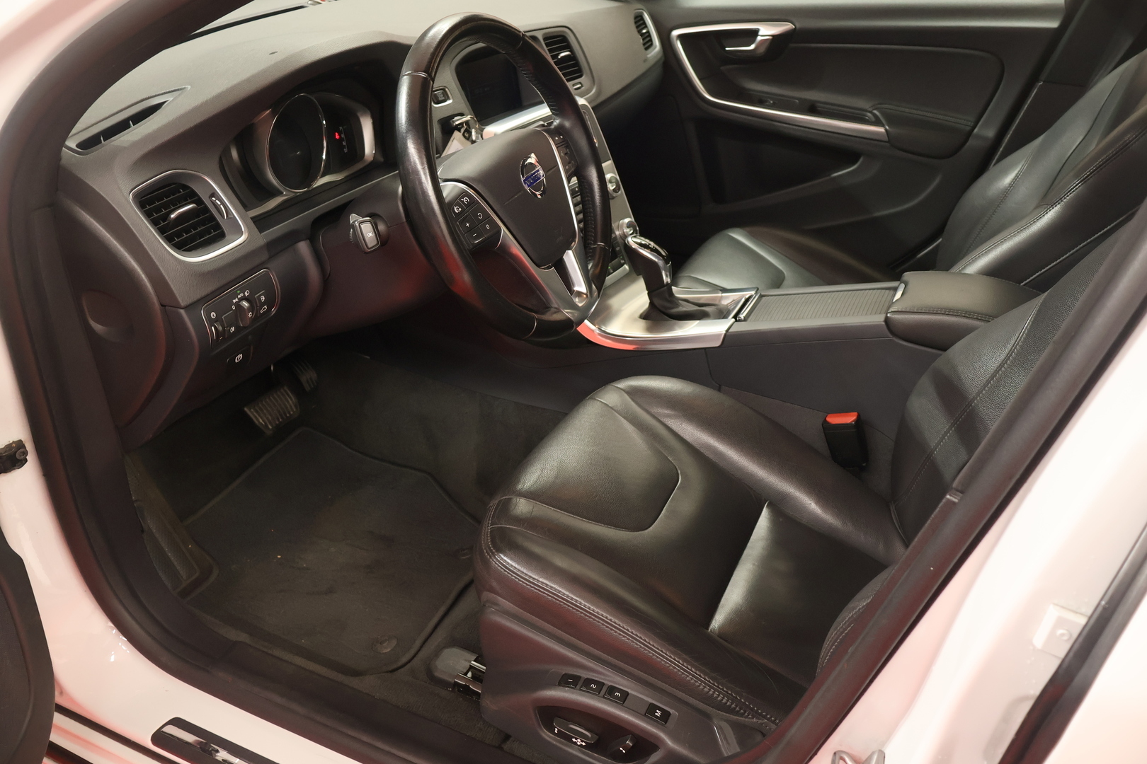 VOLVO V60 Cross Country 2016