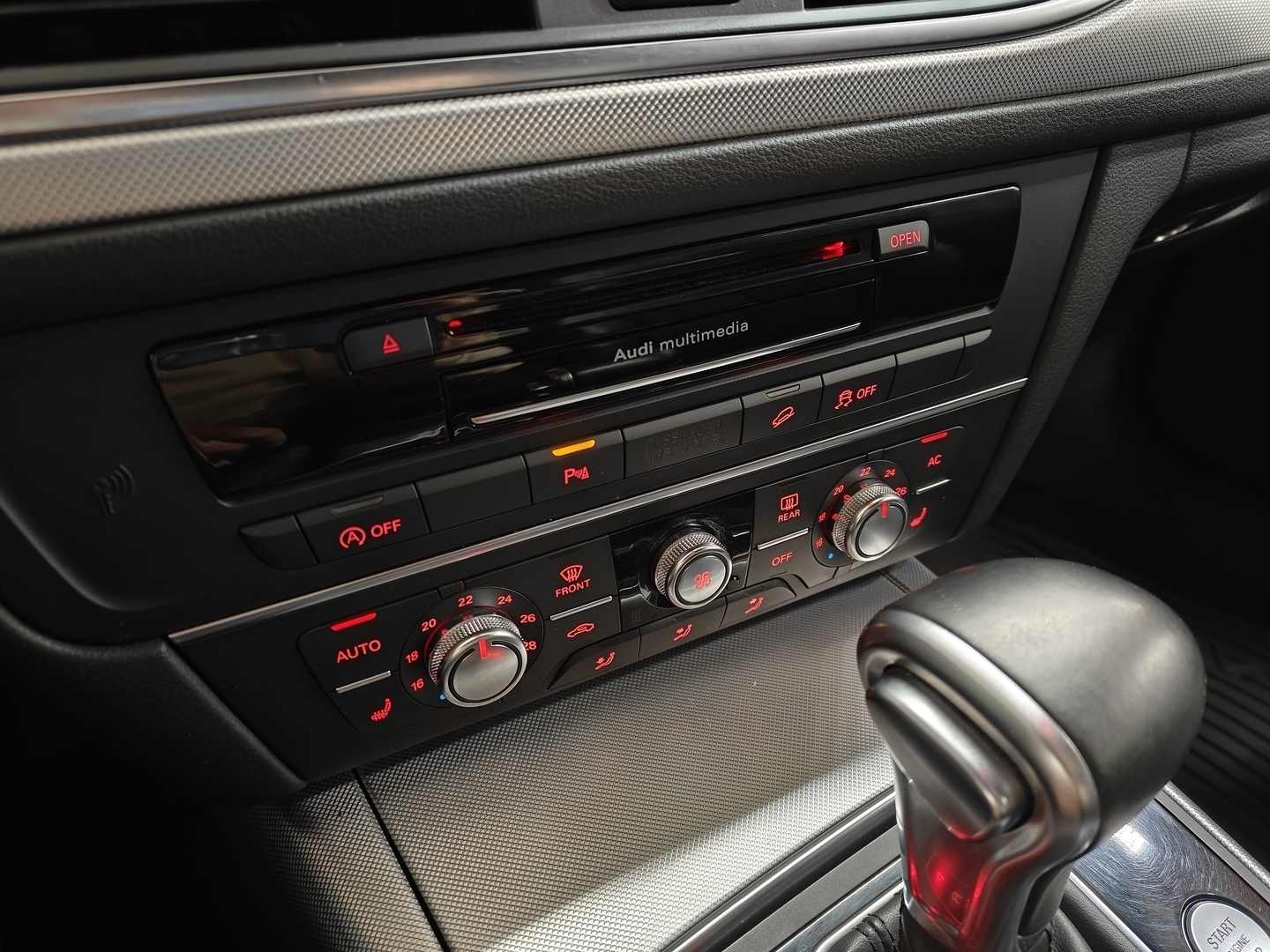 AUDI A6 allroad quattro 2012