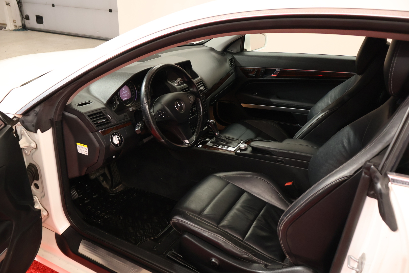 MERCEDES-BENZ E 2010