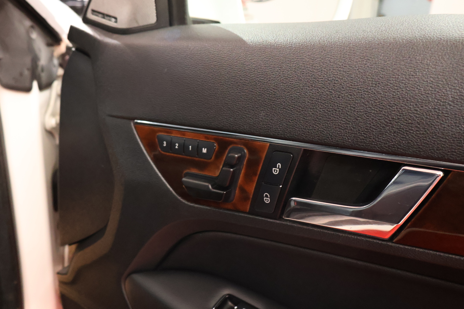 MERCEDES-BENZ E 2010