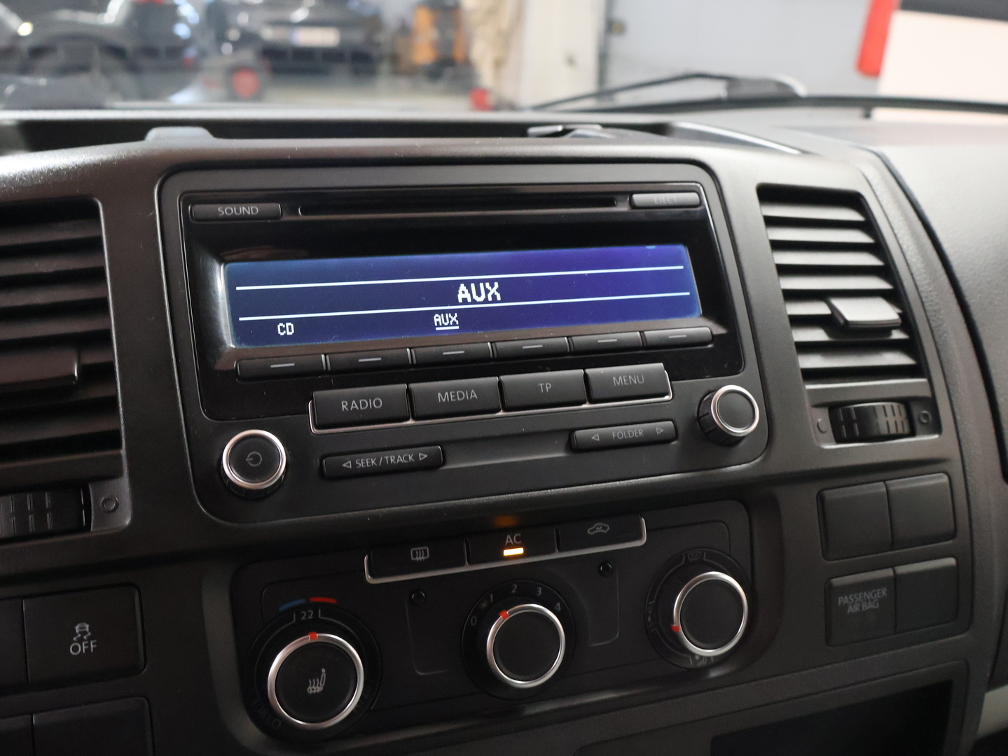 VOLKSWAGEN Transporter 2012
