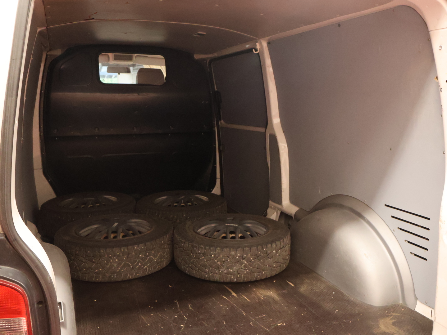 VOLKSWAGEN Transporter 2012