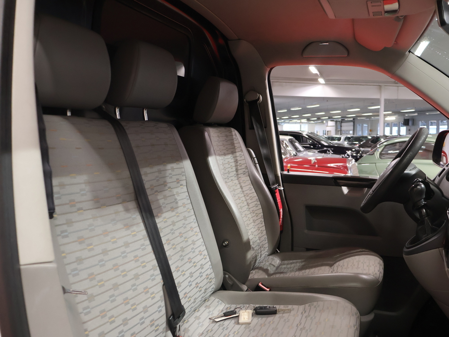 VOLKSWAGEN Transporter 2012