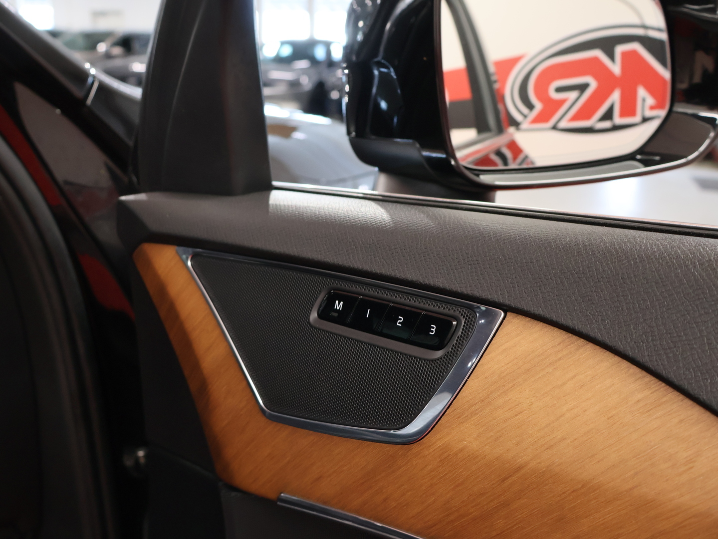 VOLVO XC90 11