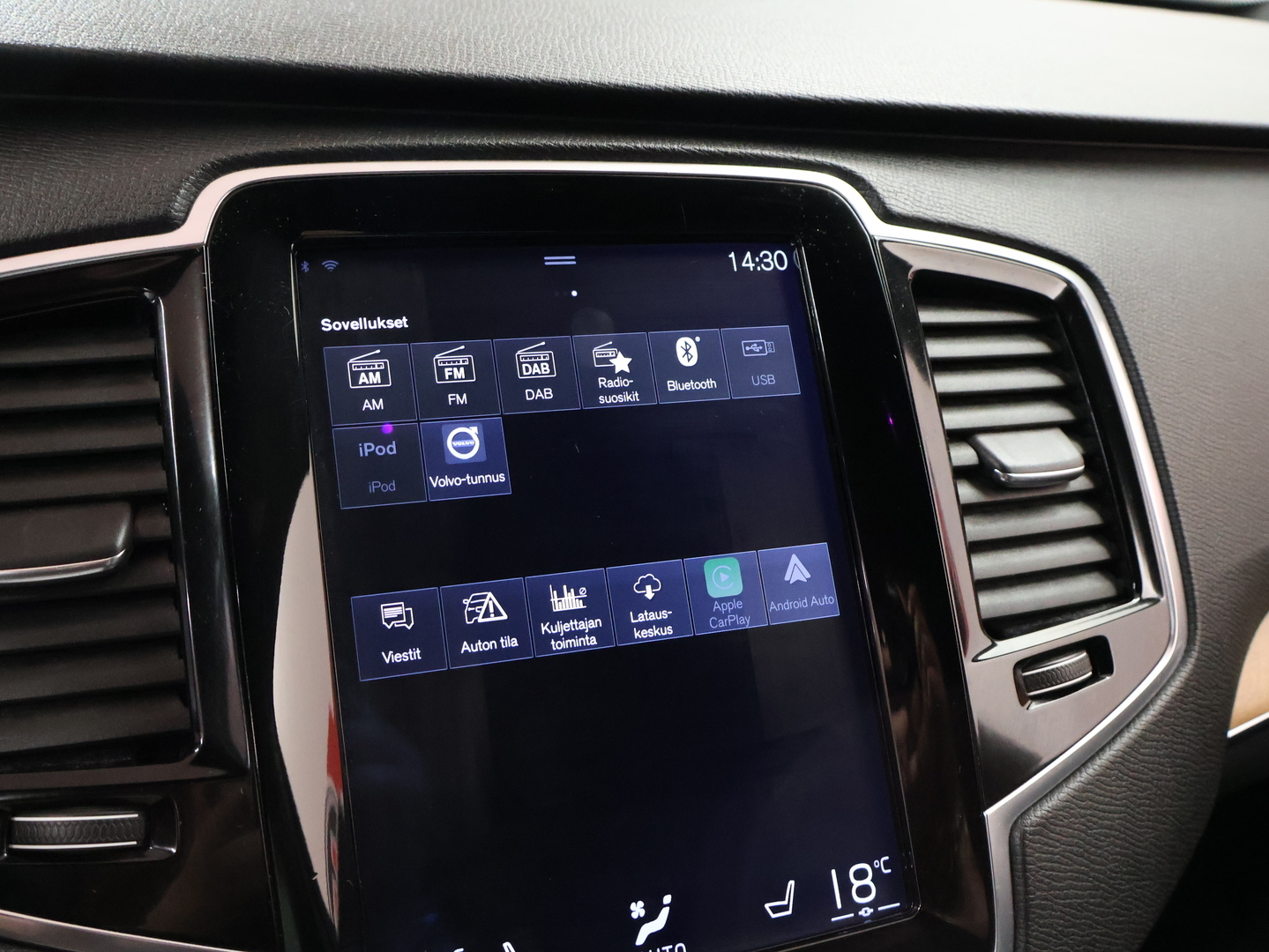 VOLVO XC90 26
