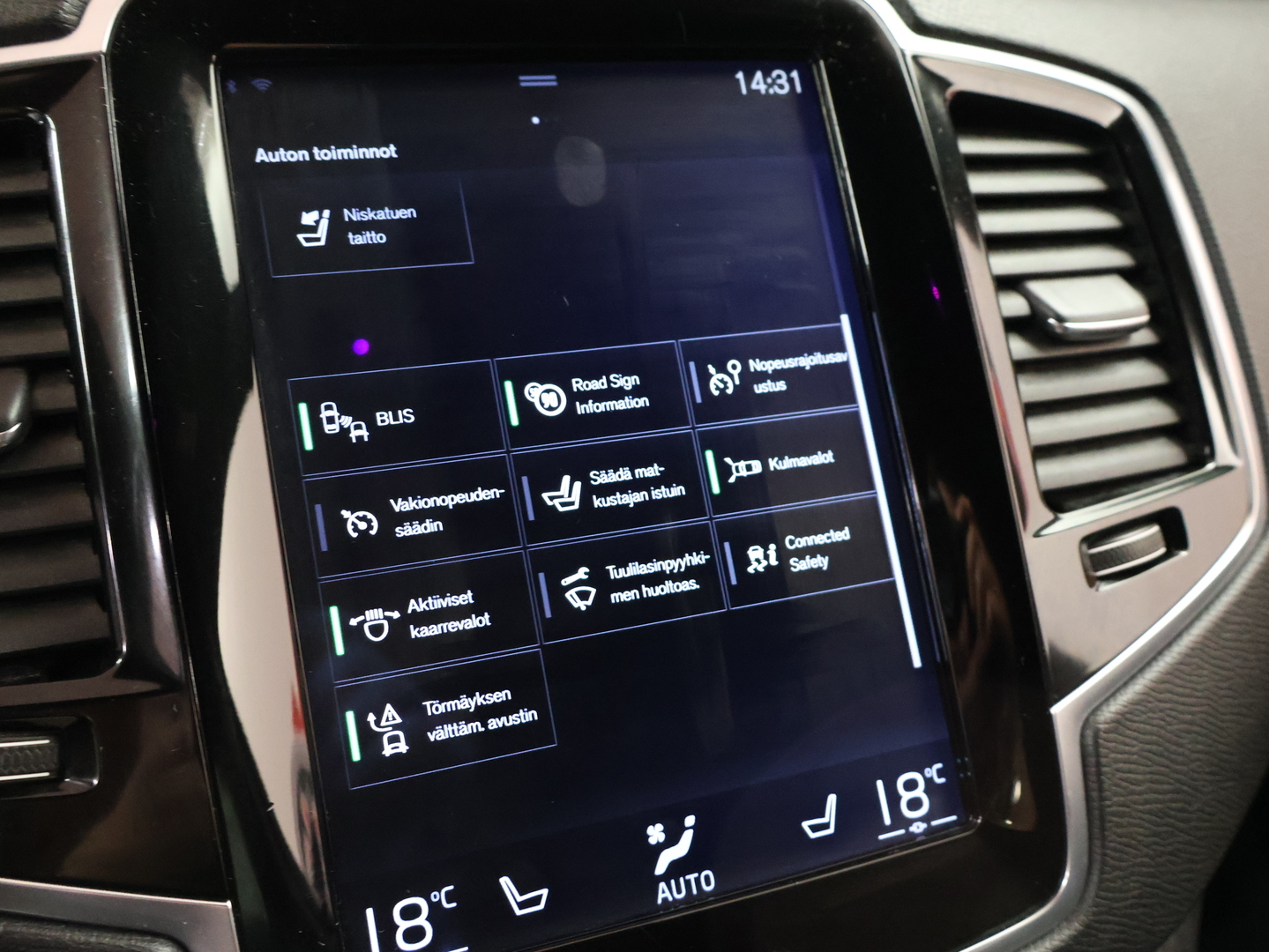 VOLVO XC90 28
