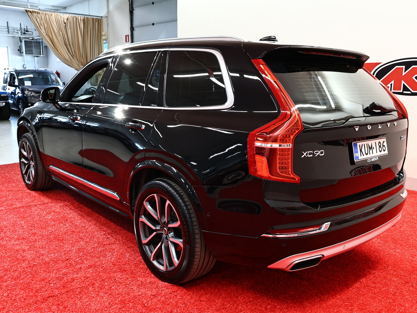 VOLVO XC90 4