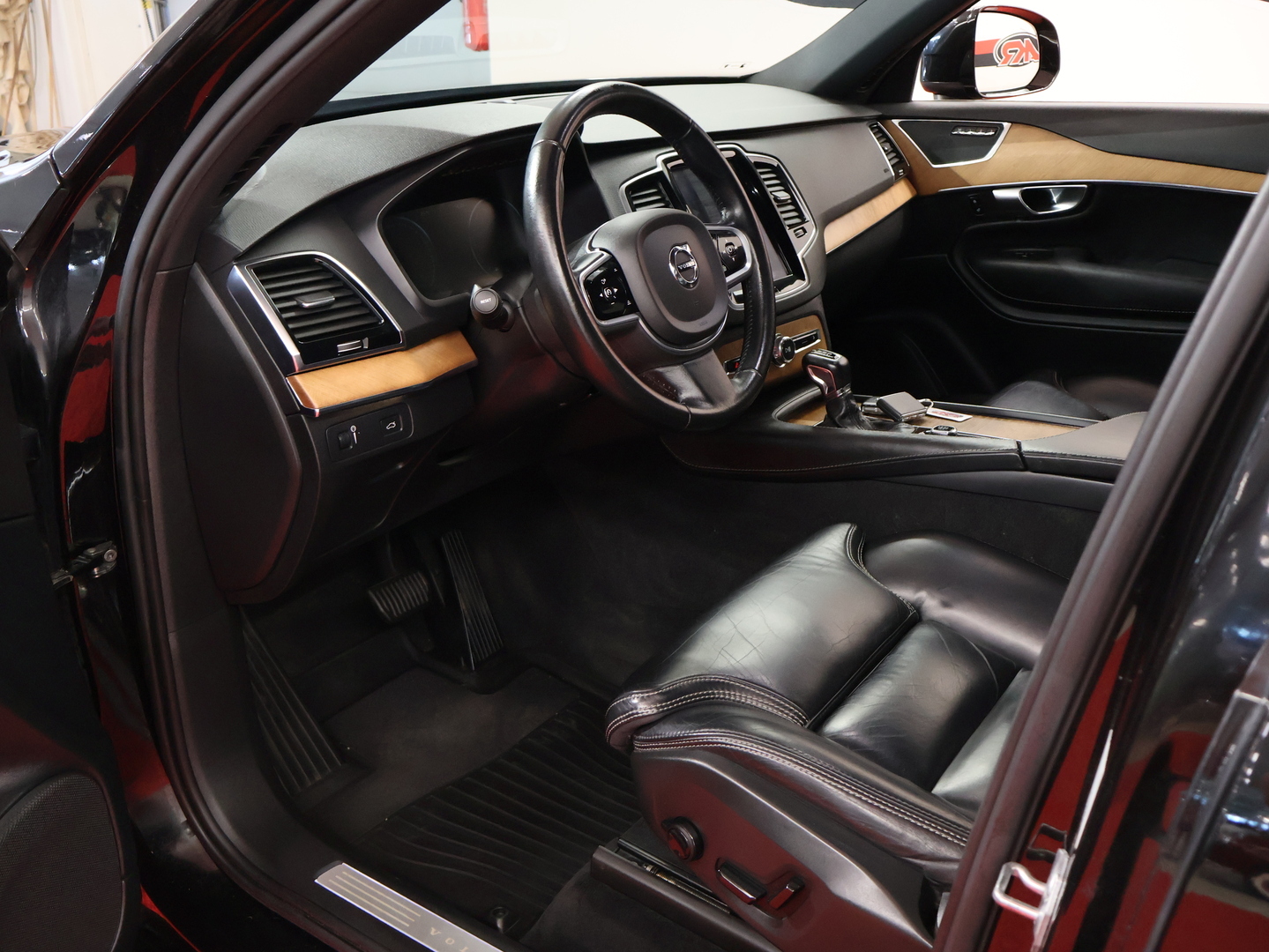 VOLVO XC90 6