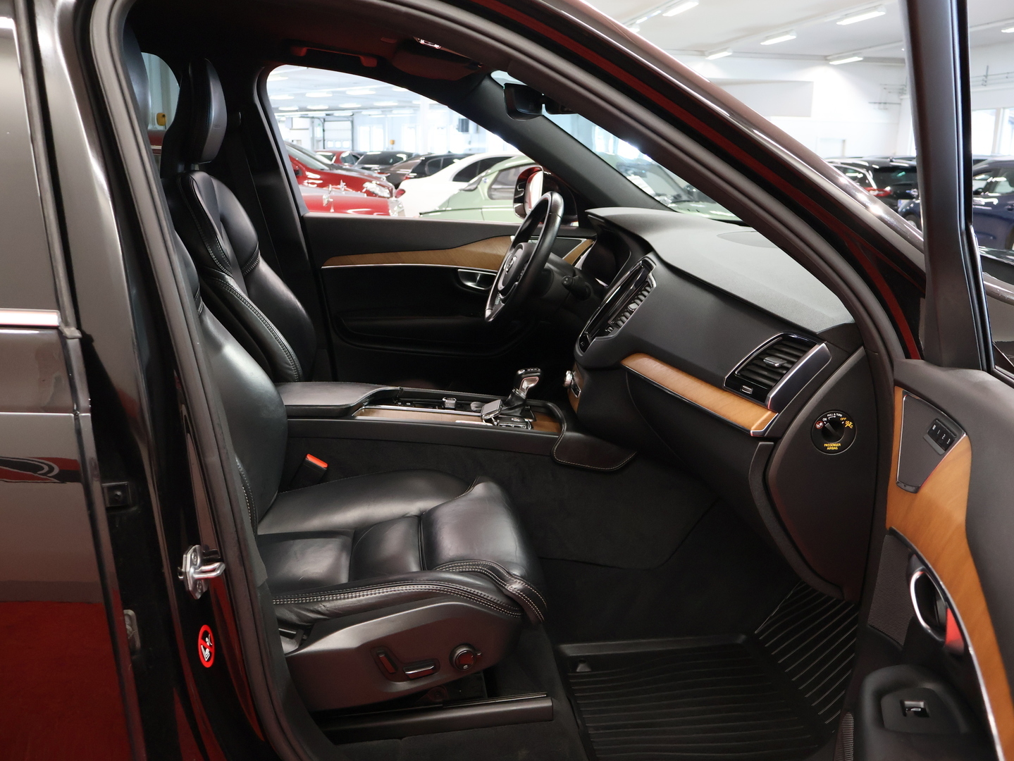 VOLVO XC90 9