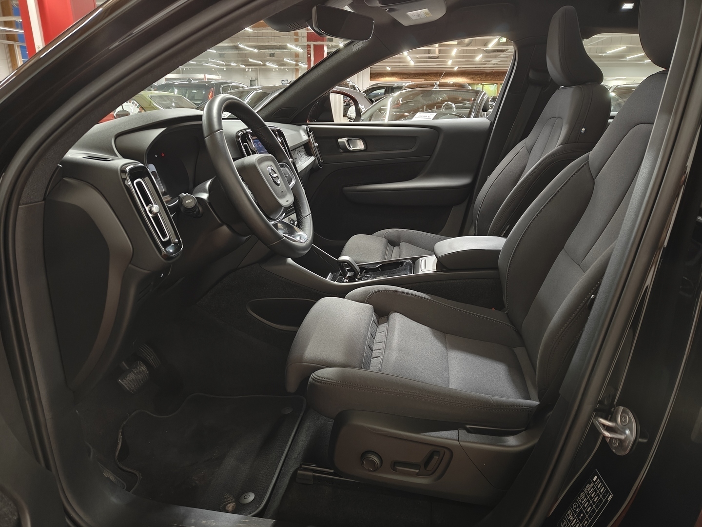 VOLVO C40 2023