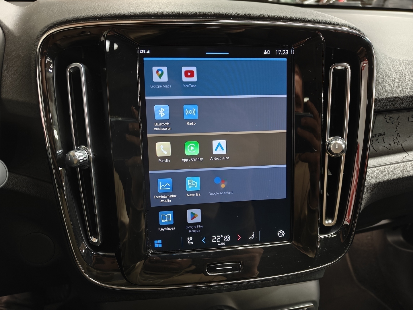 VOLVO C40 2023