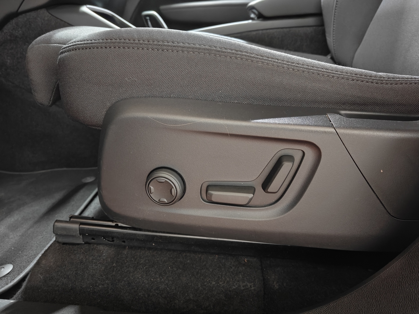 VOLVO C40 2023