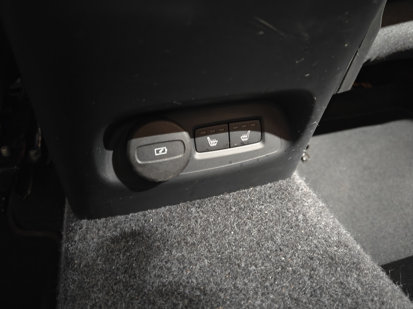 VOLVO C40 2023