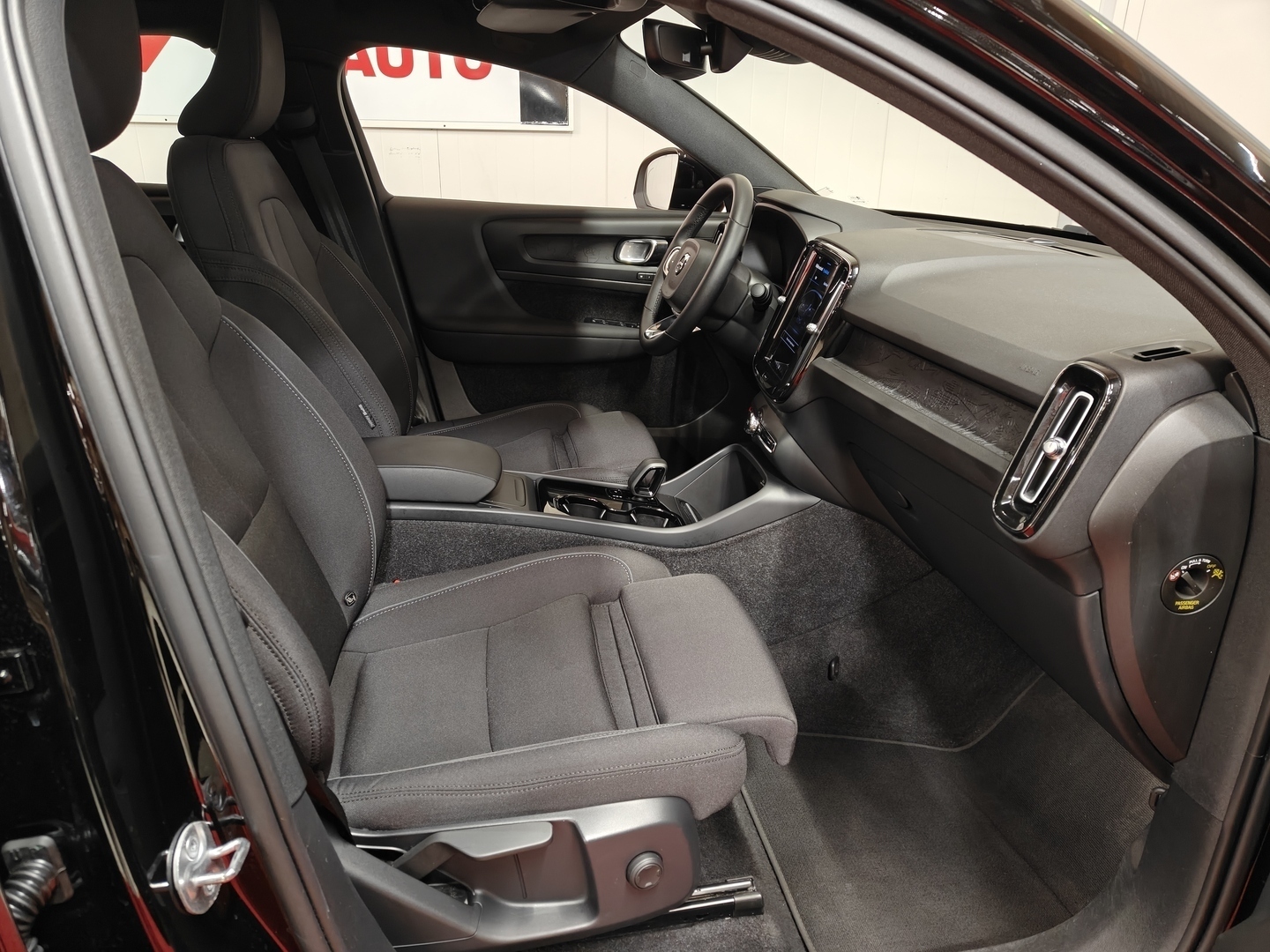 VOLVO C40 2023