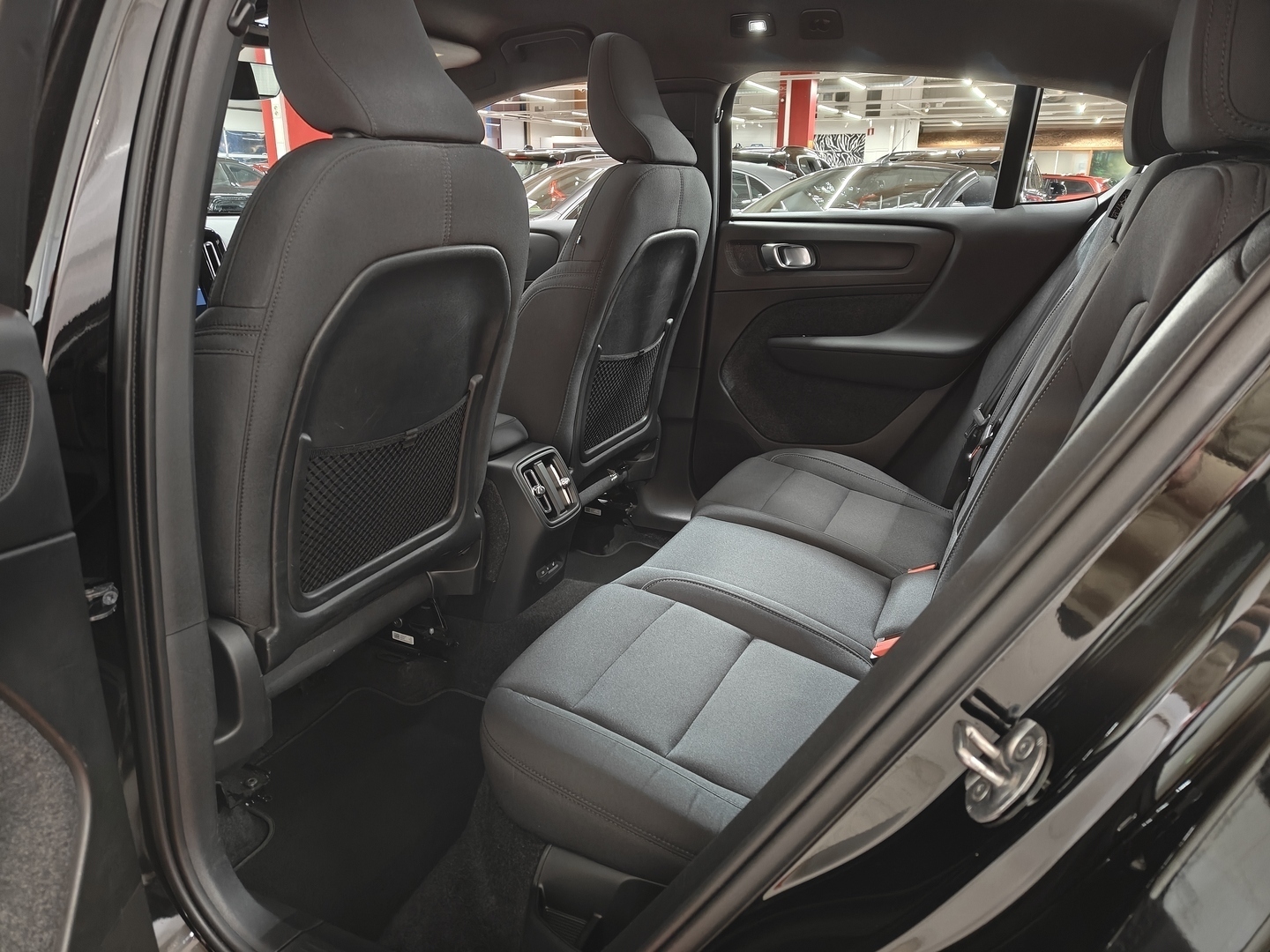 VOLVO C40 2023