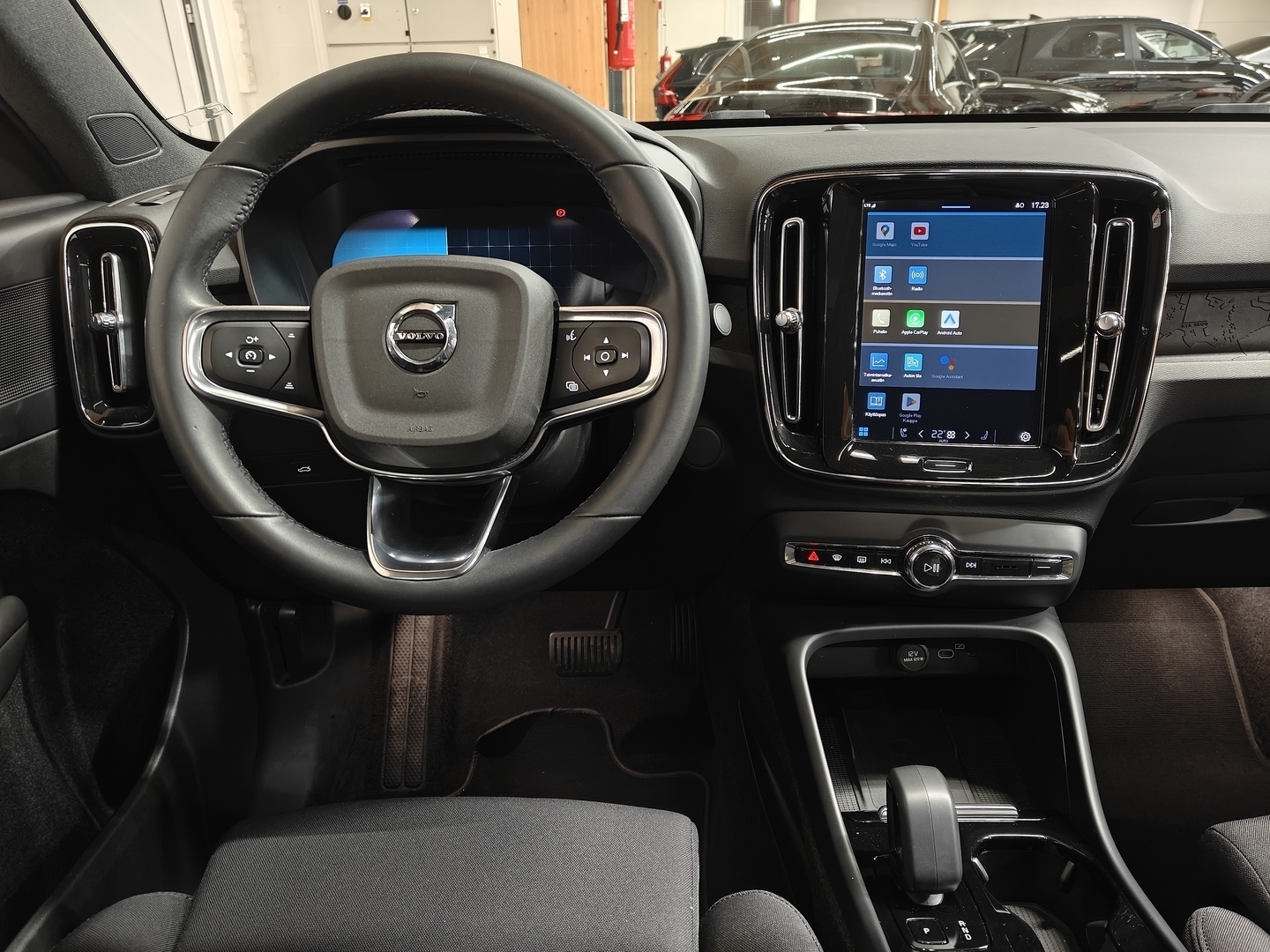 VOLVO C40 2023