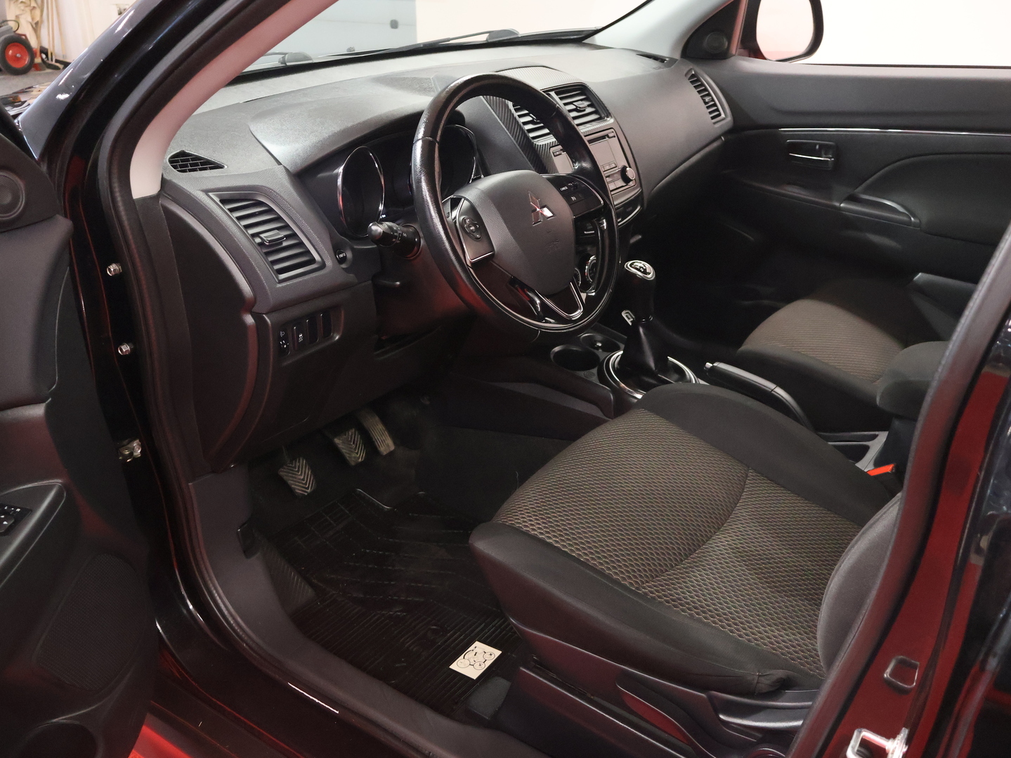 MITSUBISHI ASX 2016